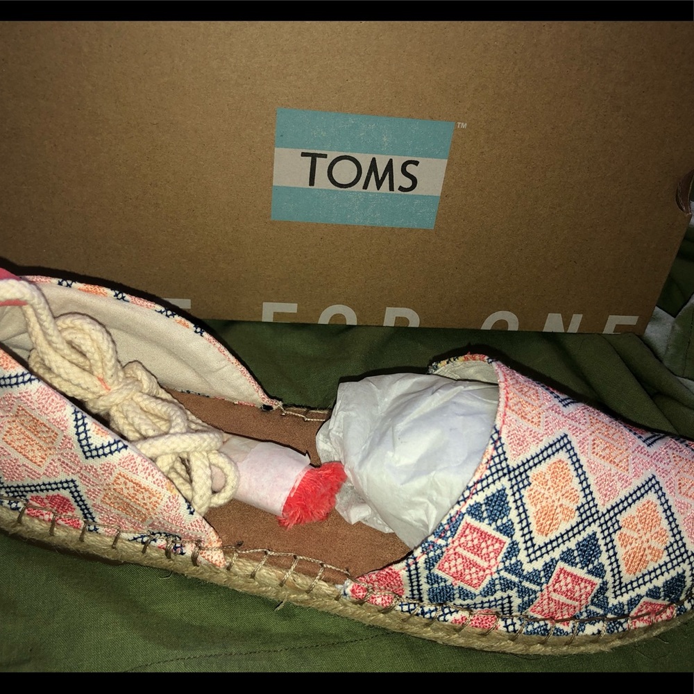 Toms
